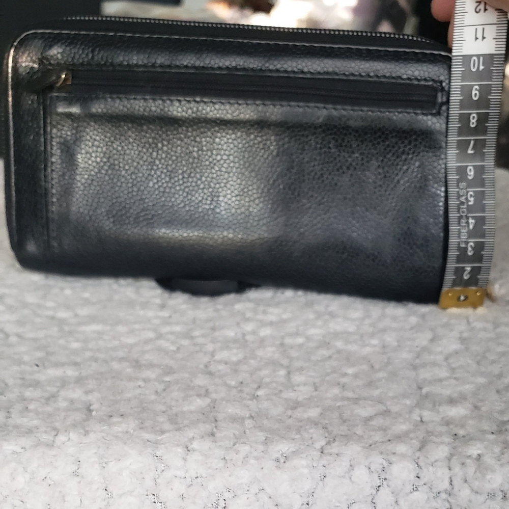 Authentic Pre-owned Chanel Caviar Leather Long Zippy Wallet - Picture 4 of 16